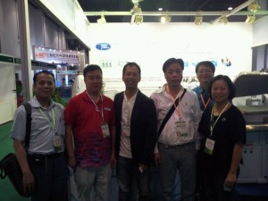 2012-09-24 上海洗衣機器展覽會-與廣州洗衣聯合會合照