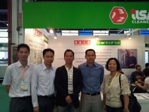 2012-09-24 上海洗衣機器展覽會-與榮昌洗衣老闆及管理層合照